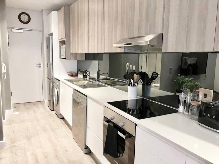 Stunning Studio Apartment In Cbd Кейптаун Экстерьер фото